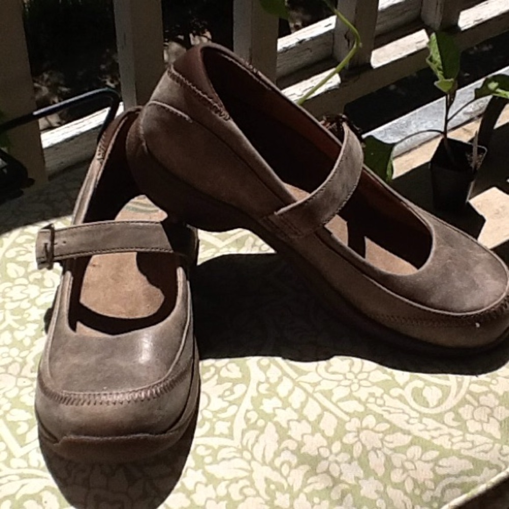 😍 Dansko leather Mary Jane's!!